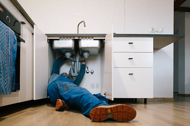 Professional Emergency Plumber technician working in Cascade, MD